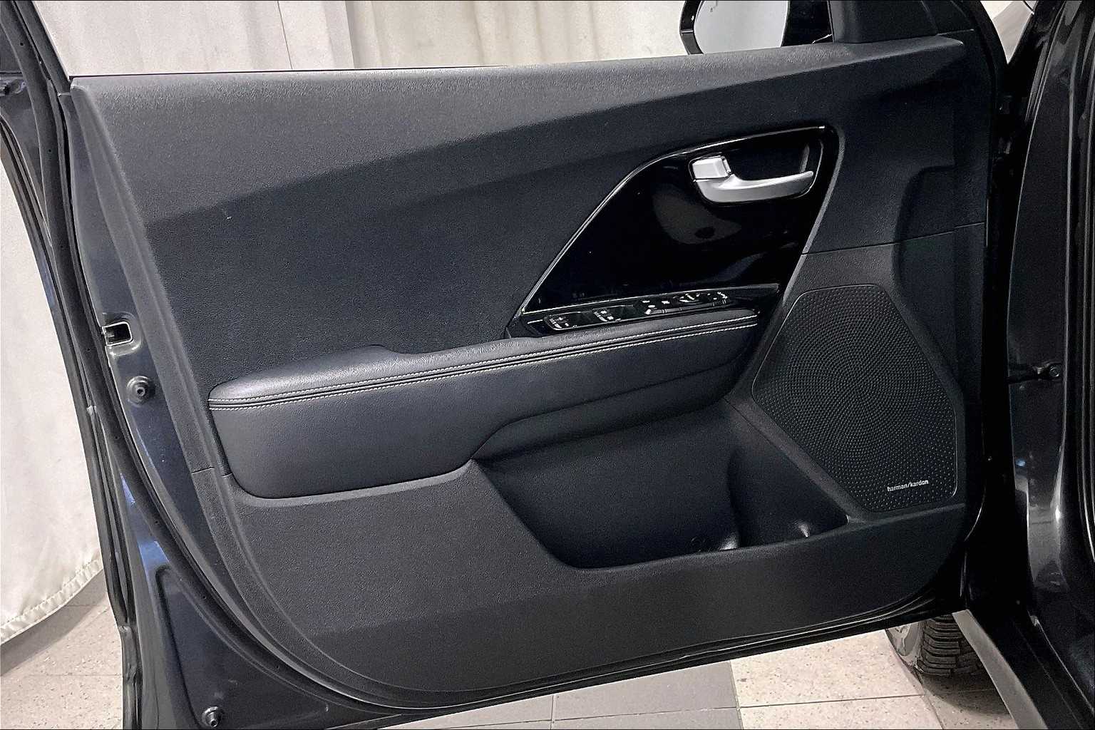 2022 Kia Niro EV EX - Photo 9