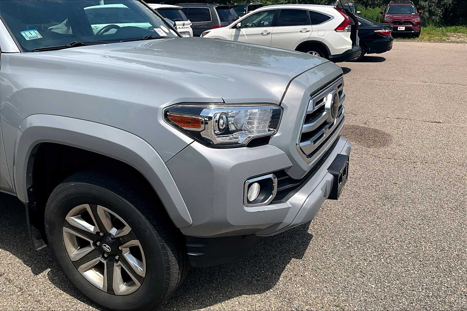 2018 Toyota Tacoma Limited - Photo 5