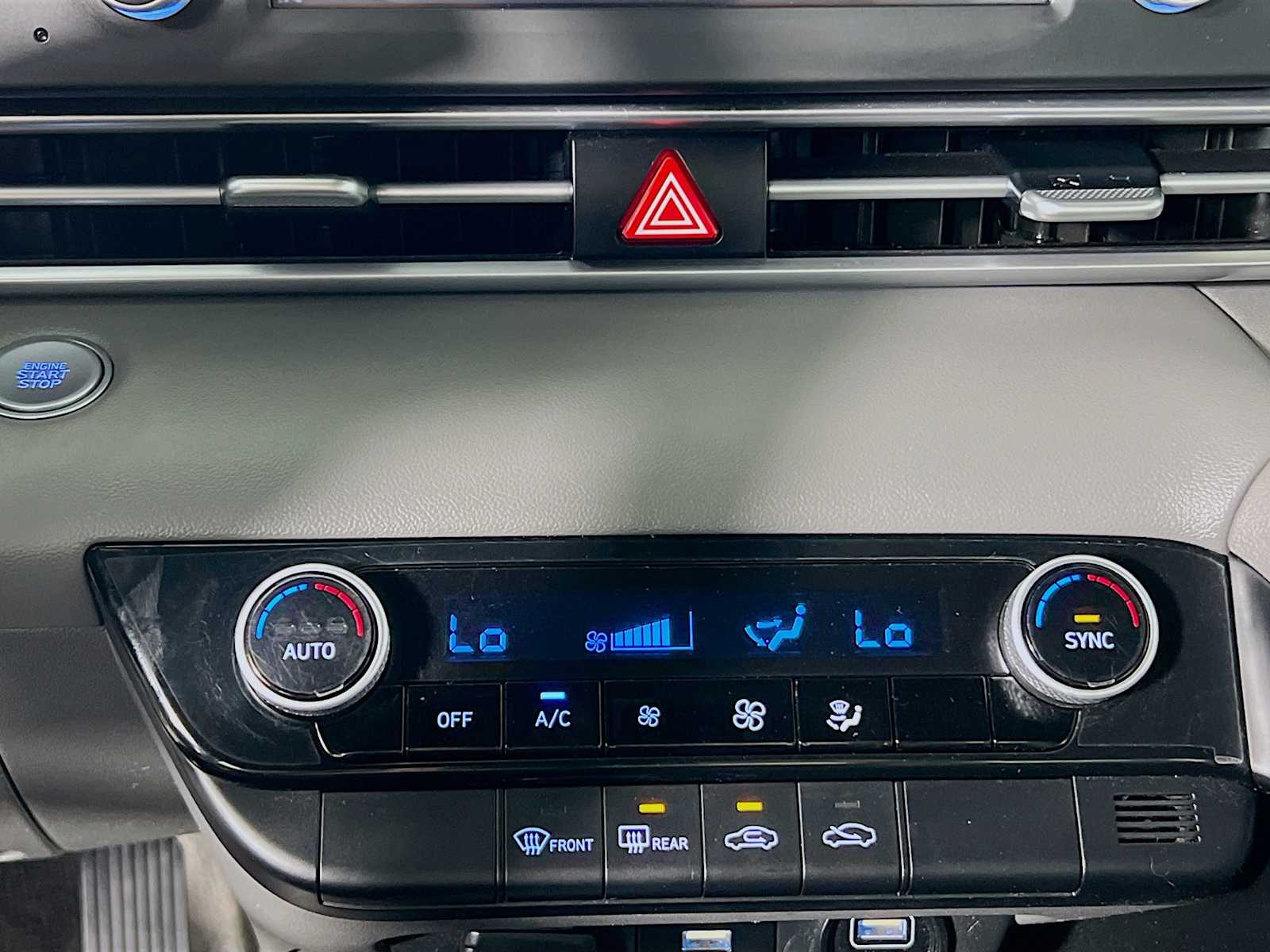 2022 Hyundai Elantra SEL - Photo 15