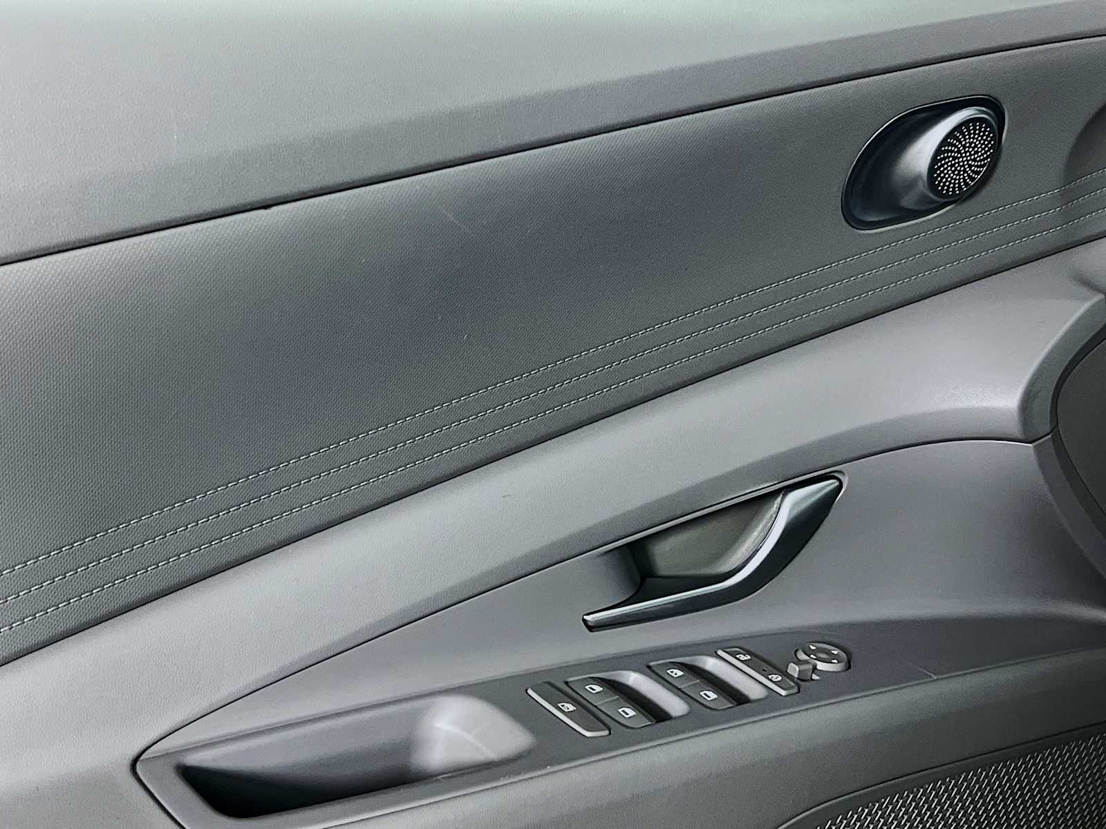 2022 Hyundai Elantra SEL - Photo 17