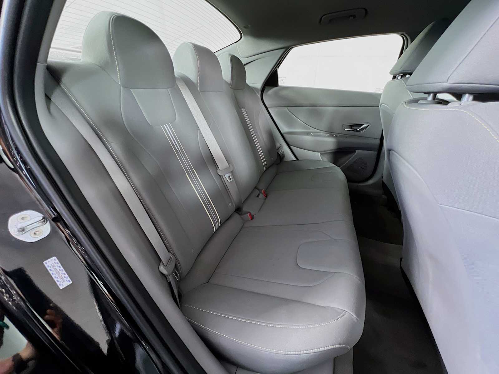 2022 Hyundai Elantra SEL - Photo 25