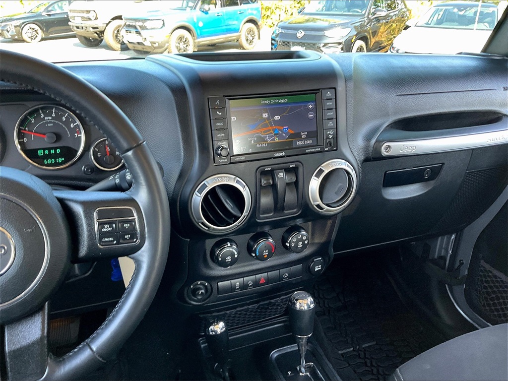 2018 Jeep Wrangler JK Sahara - Photo 17