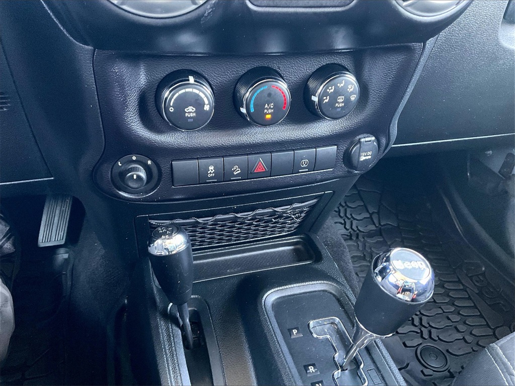 2018 Jeep Wrangler JK Sahara - Photo 23