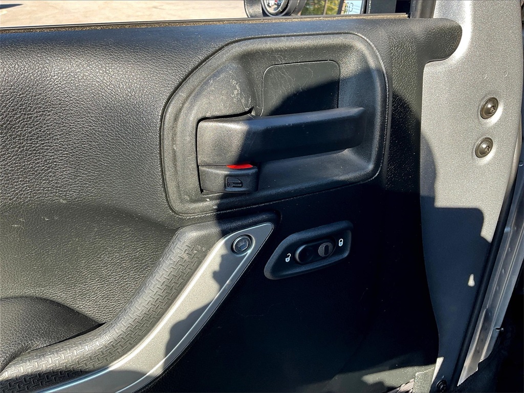2018 Jeep Wrangler JK Sahara - Photo 33
