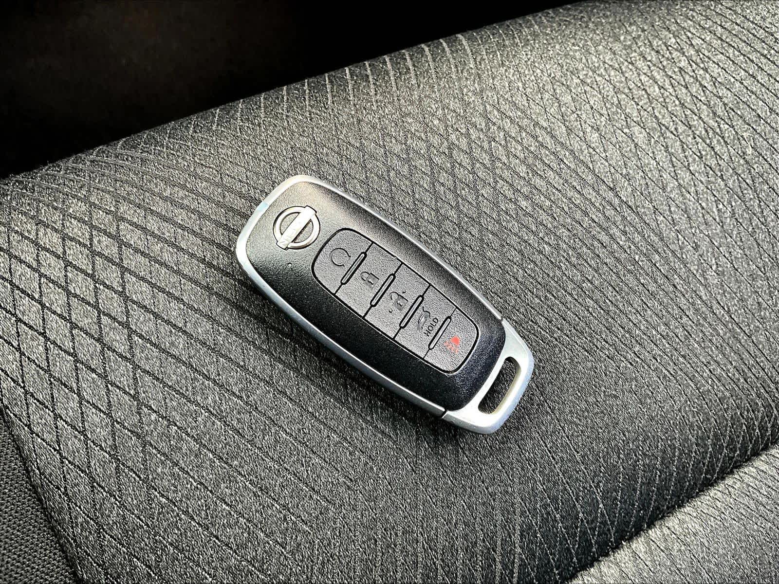 2024 Nissan Rogue SV - Photo 28