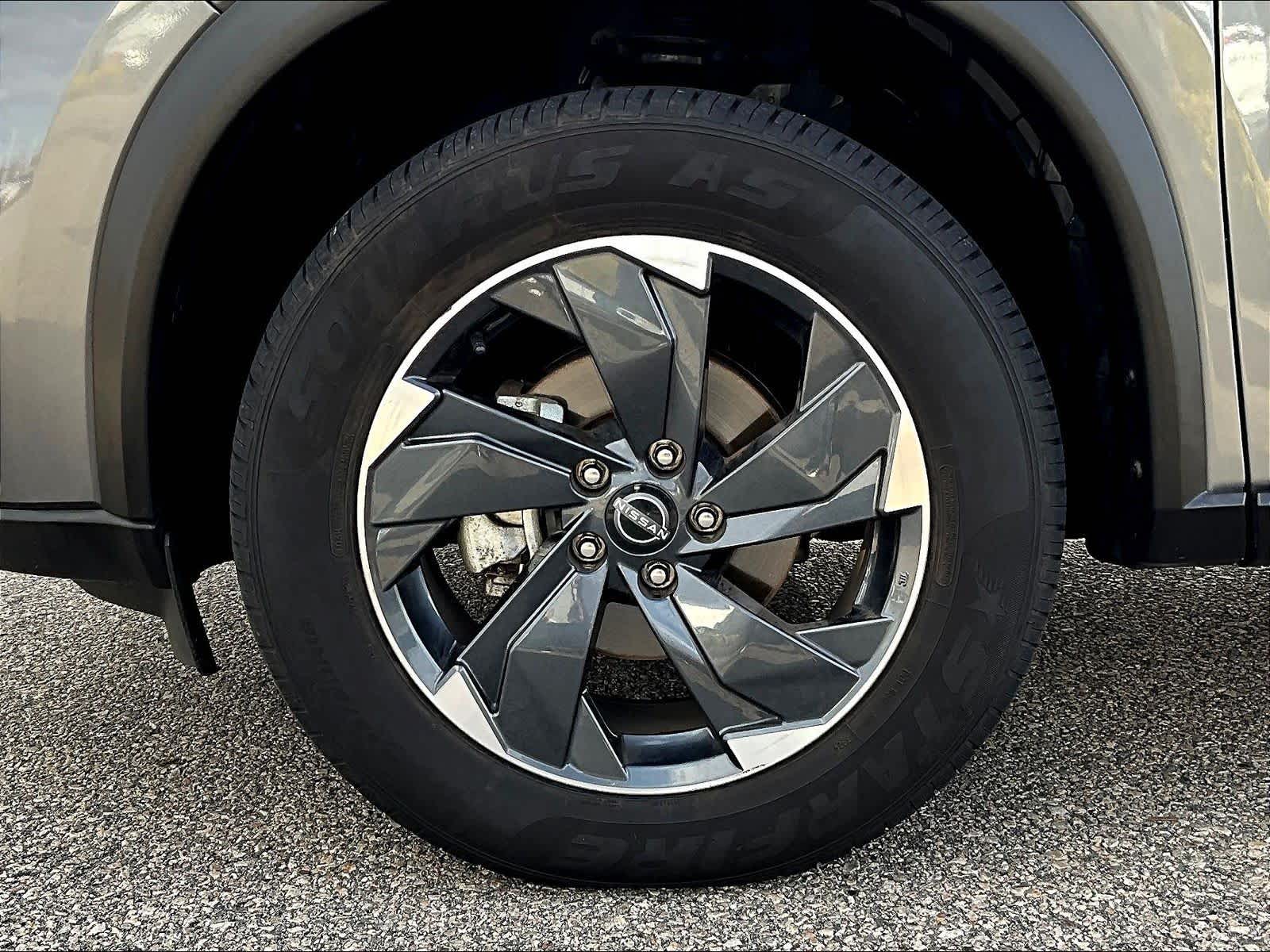 2024 Nissan Rogue SV - Photo 7