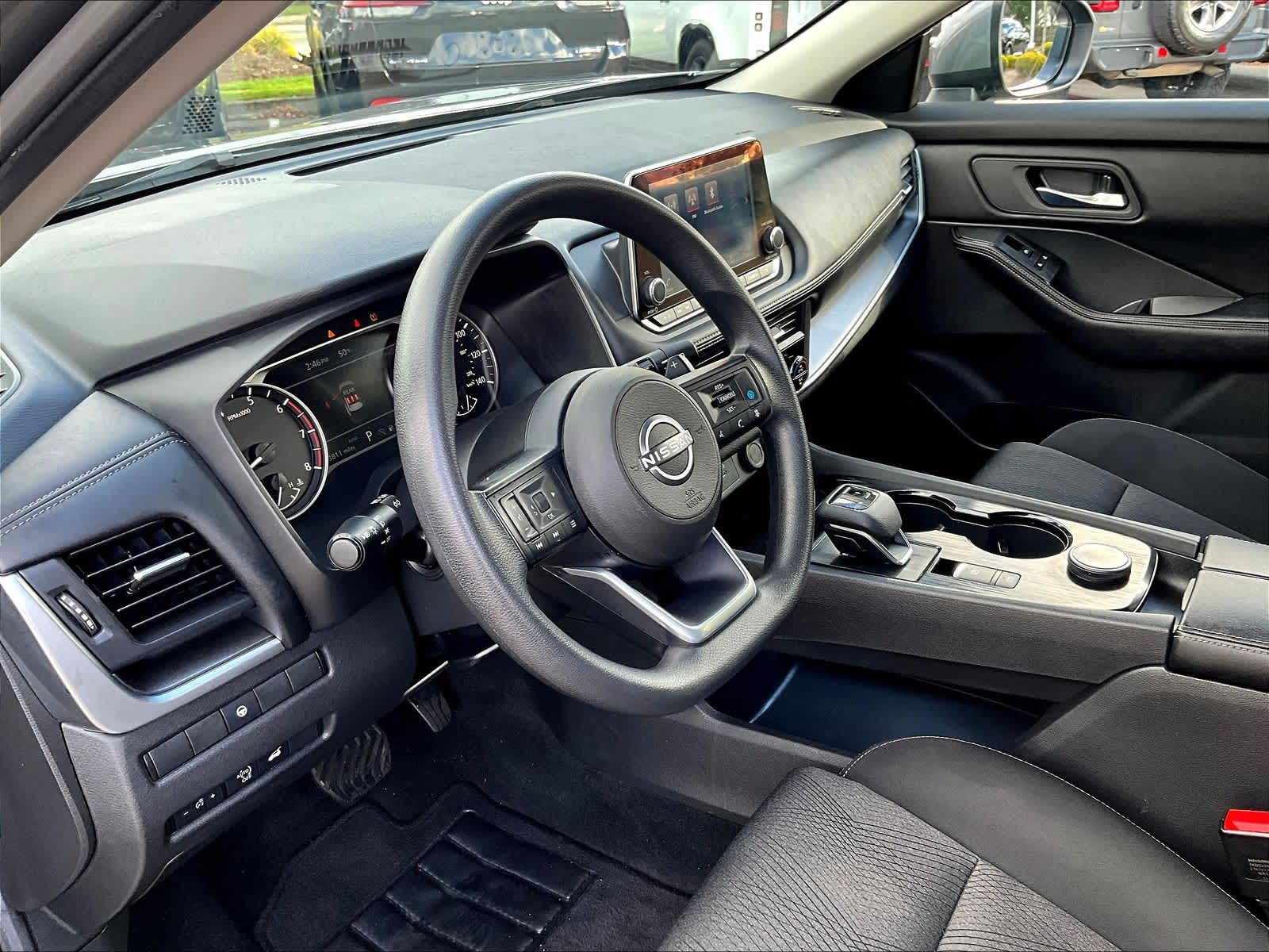 2024 Nissan Rogue SV - Photo 8