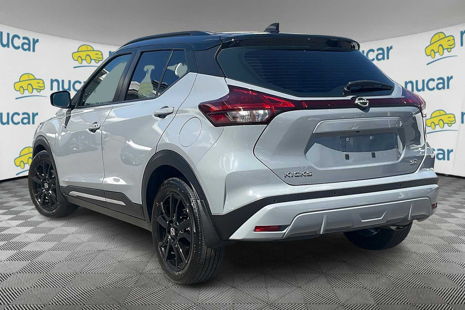 2023 Nissan Kicks SR - Photo 4