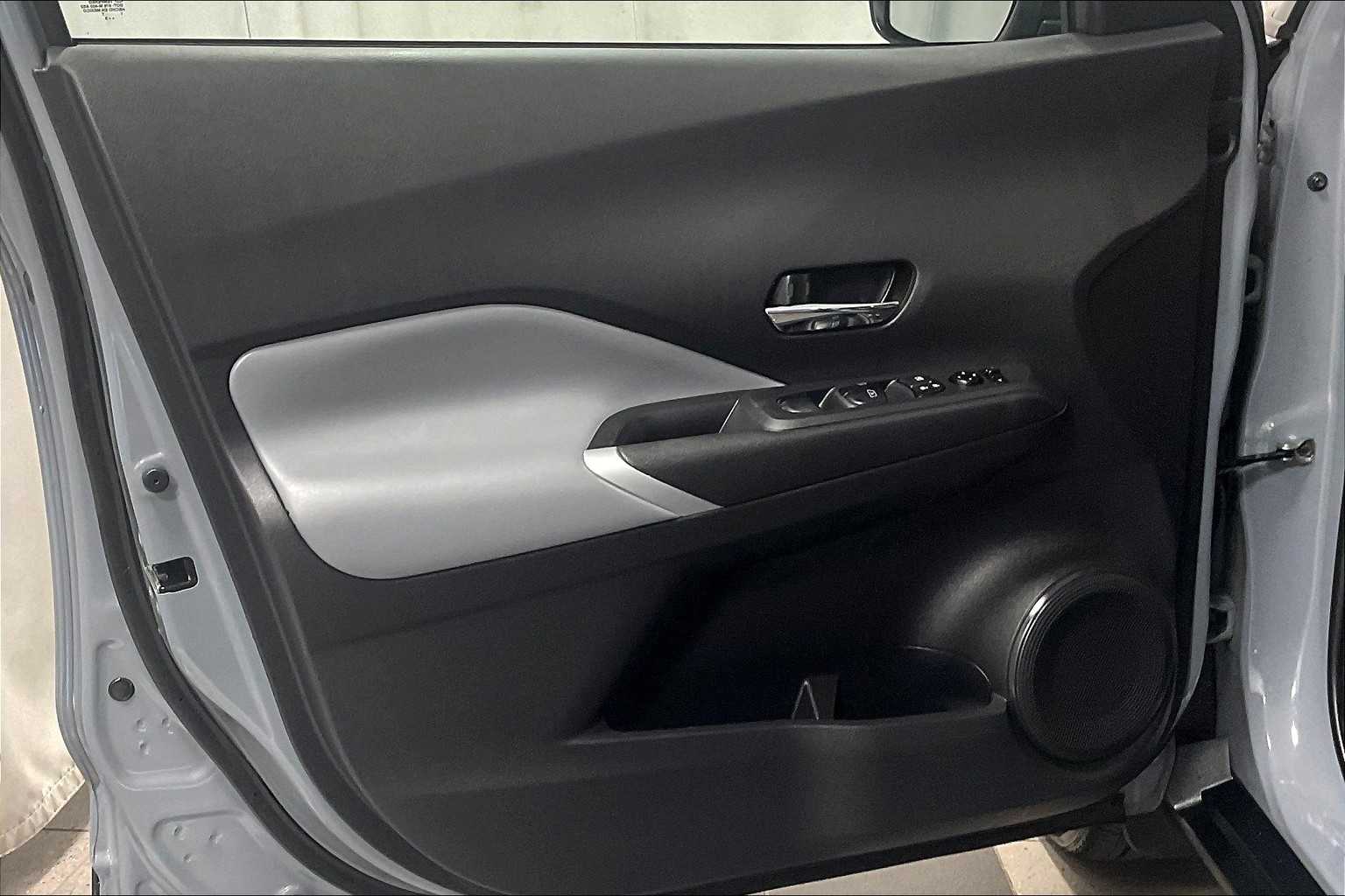 2023 Nissan Kicks SR - Photo 9