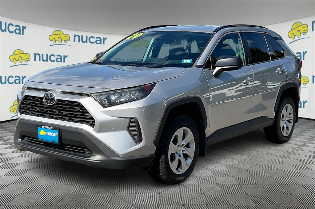 2020 Toyota RAV4 LE - Photo 3