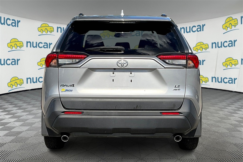 2020 Toyota RAV4 LE - Photo 5