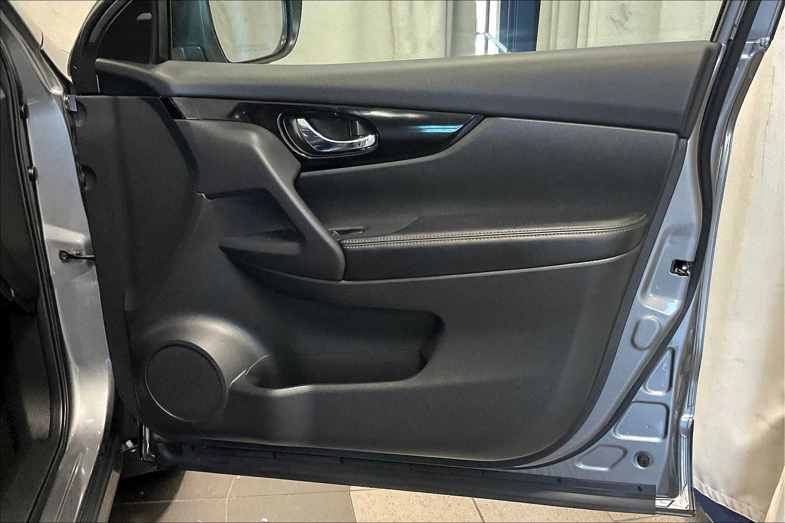 2021 Nissan Rogue Sport SL - Photo 12