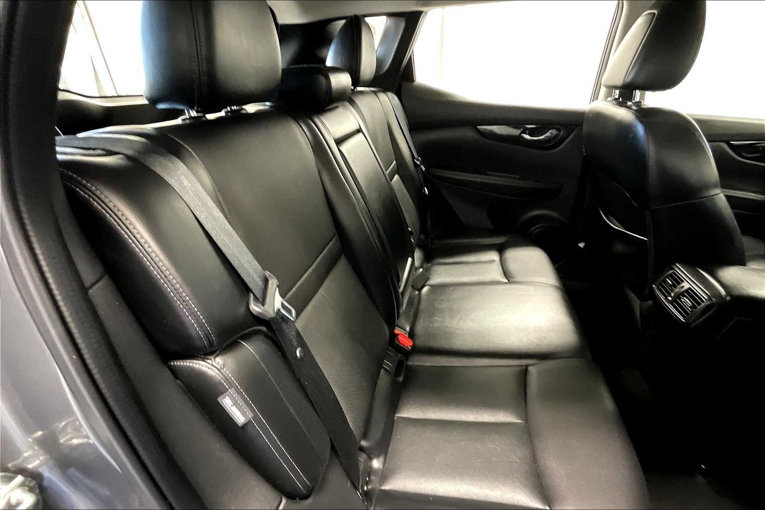 2021 Nissan Rogue Sport SL - Photo 16