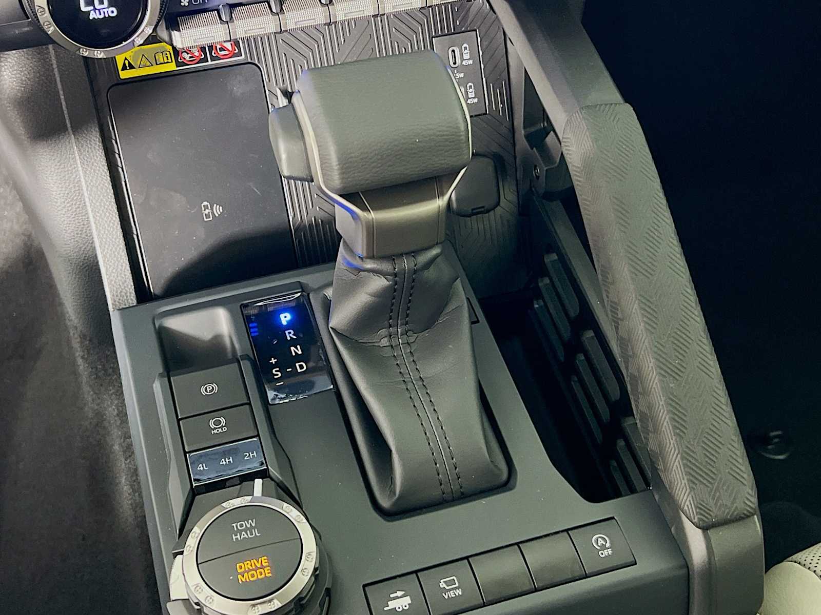 2025 Toyota Tacoma Limited - Photo 11