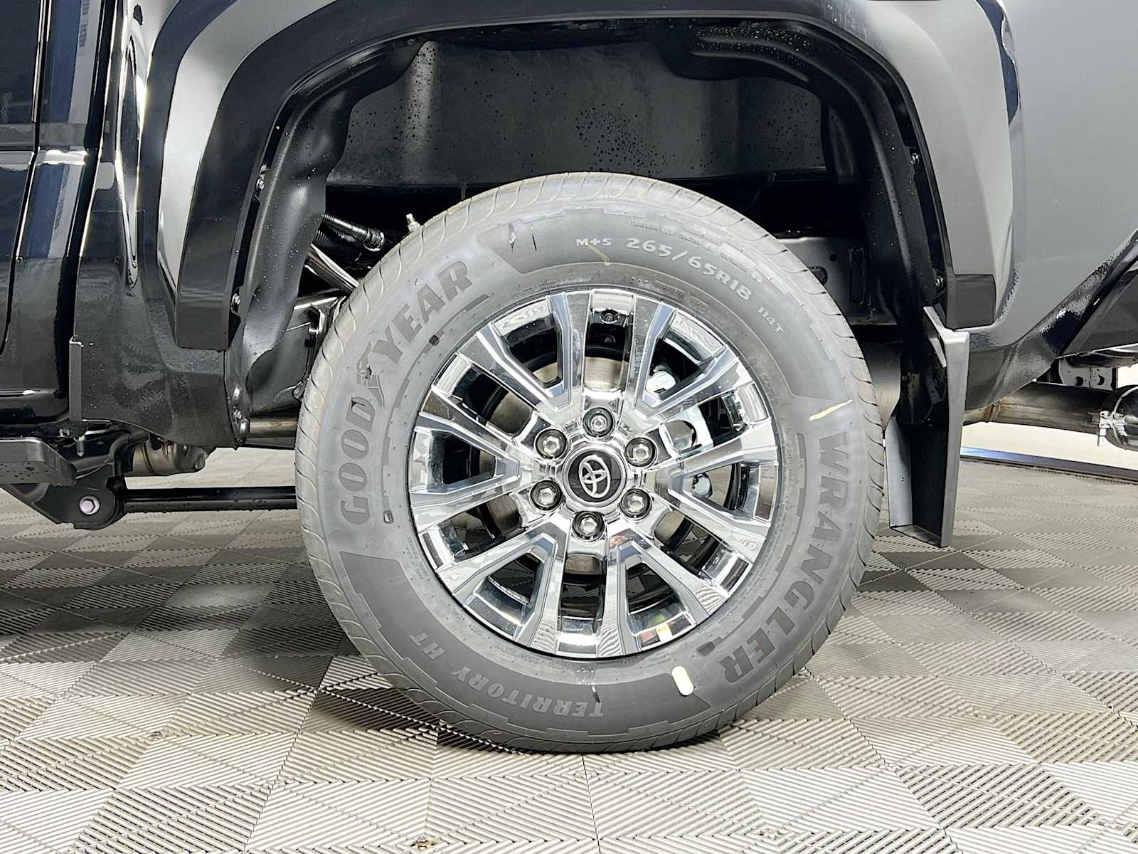 2025 Toyota Tacoma Limited - Photo 18