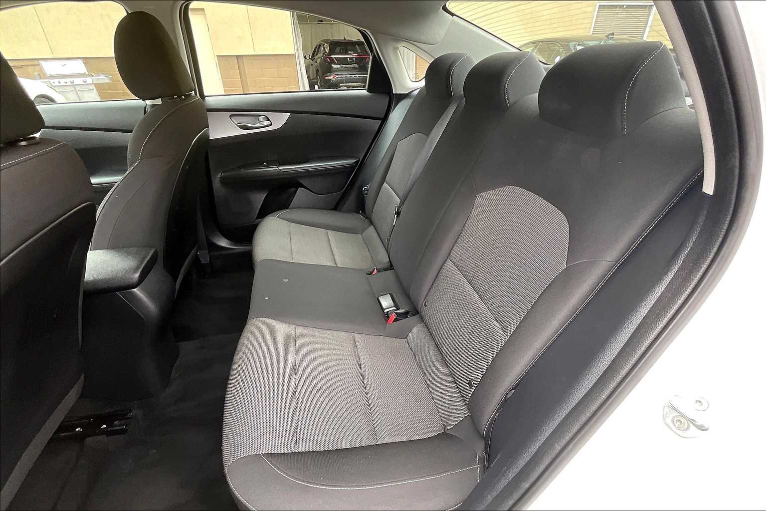 2022 Kia Forte LXS - Photo 15