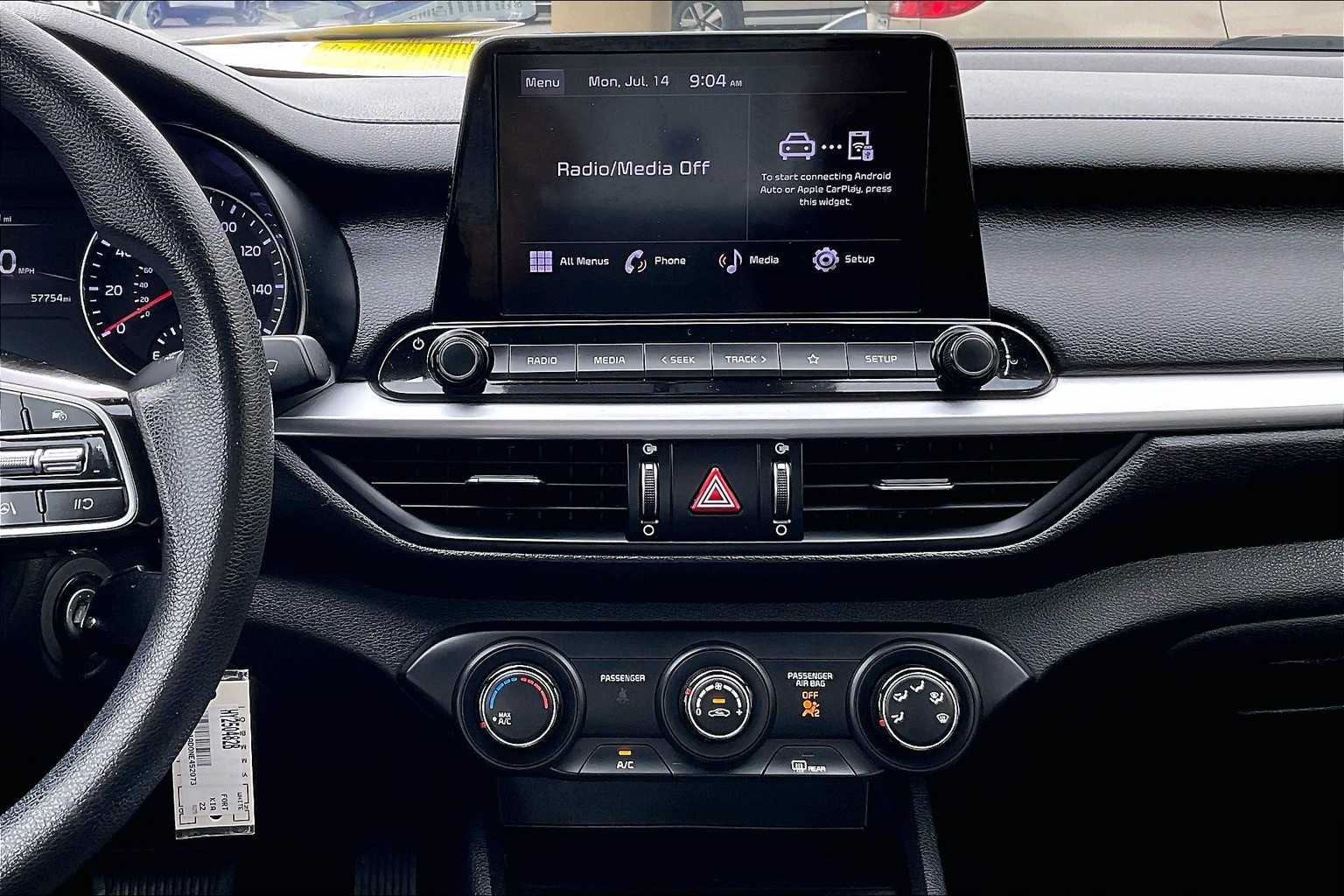 2022 Kia Forte LXS - Photo 18