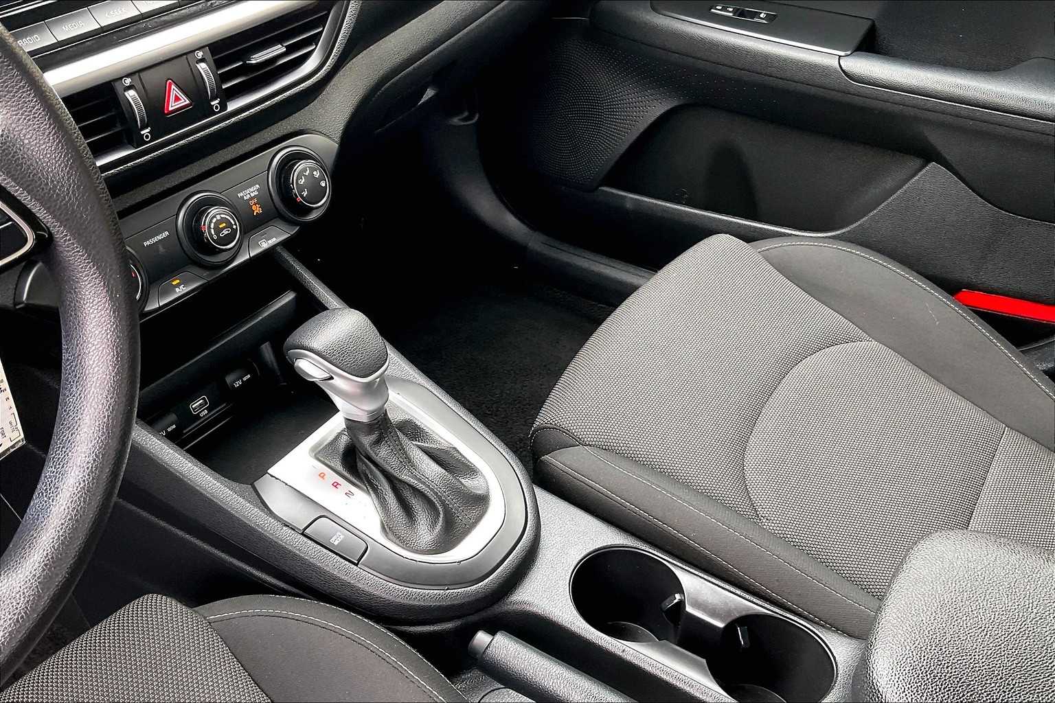 2022 Kia Forte LXS - Photo 20