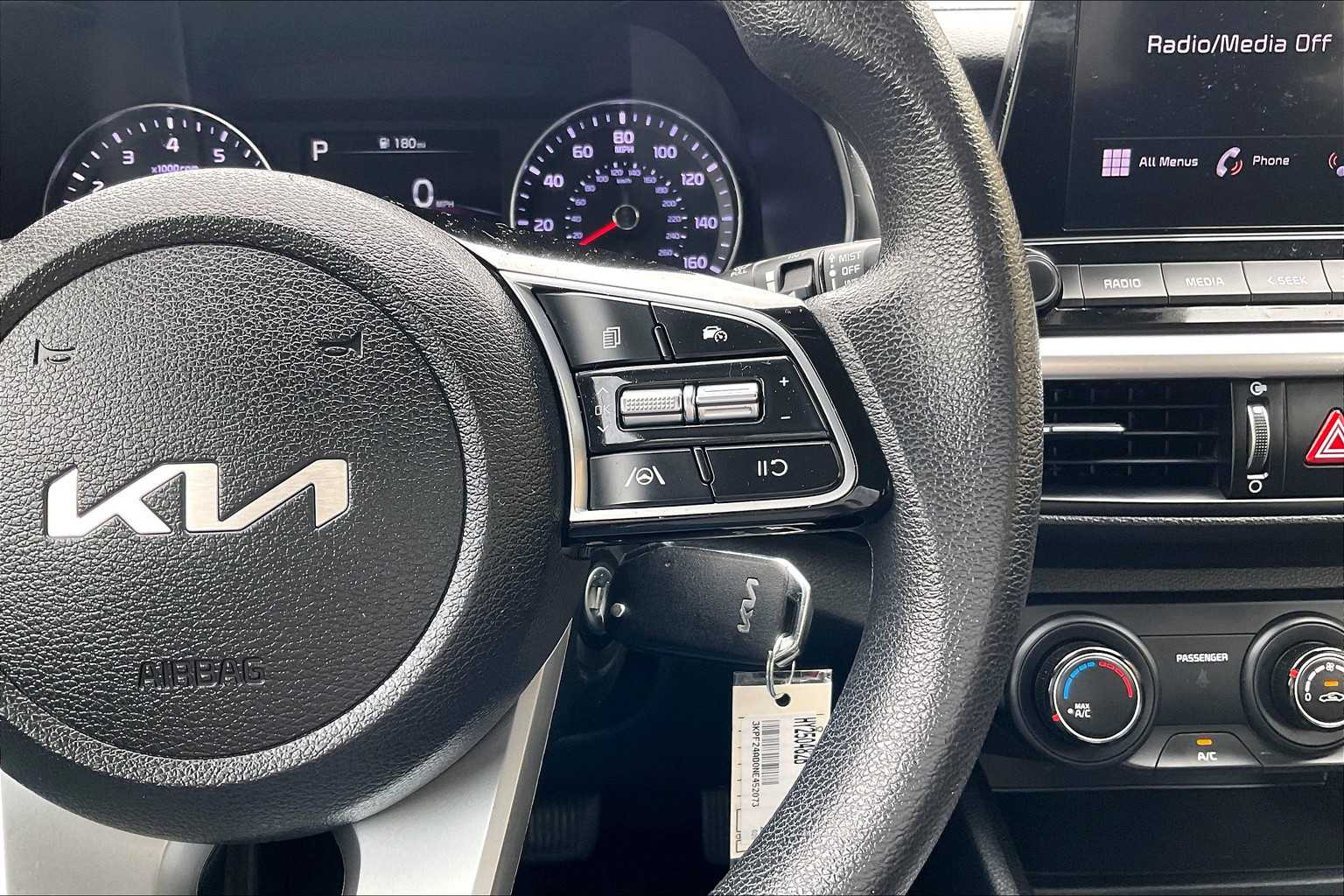 2022 Kia Forte LXS - Photo 23