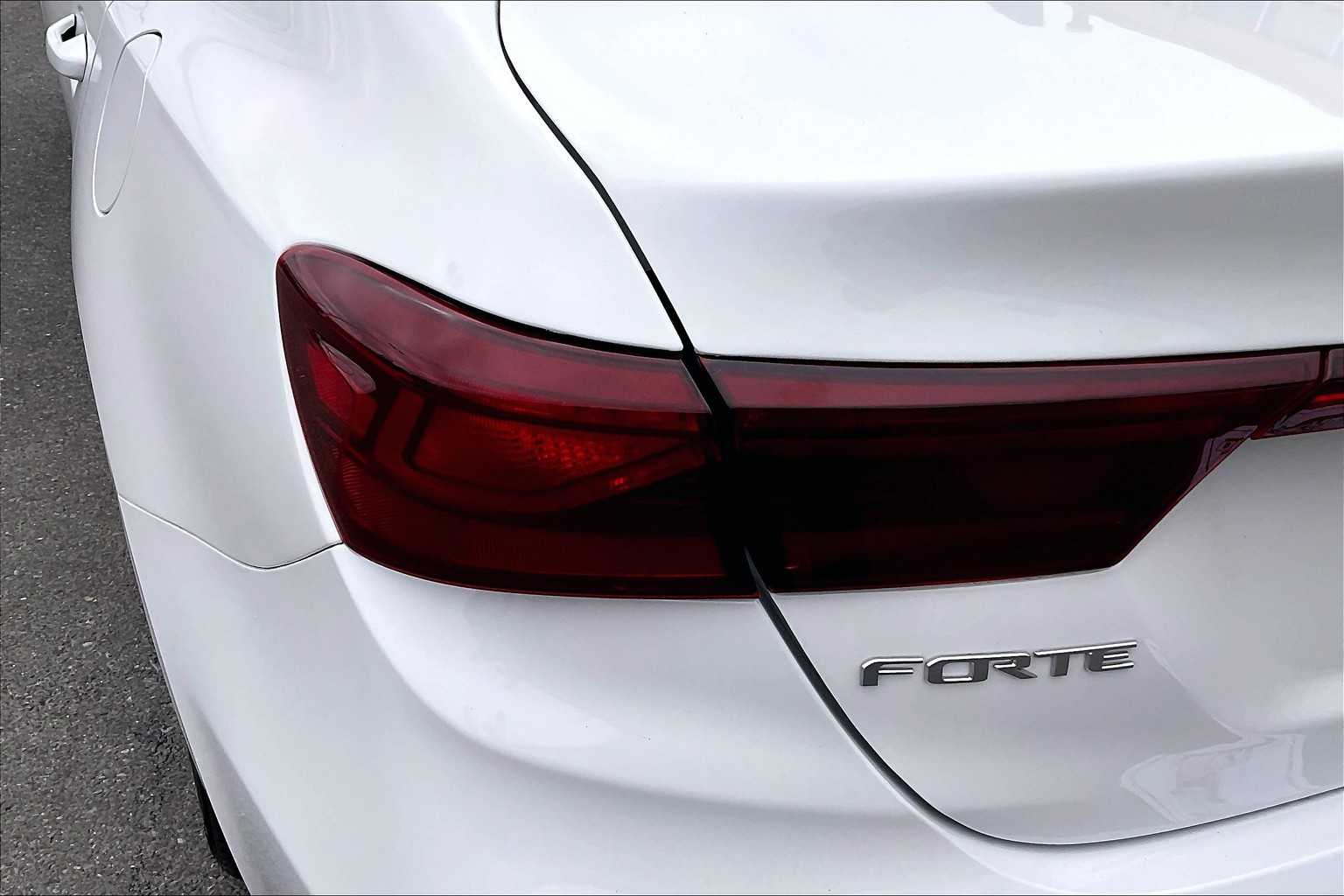 2022 Kia Forte LXS - Photo 33