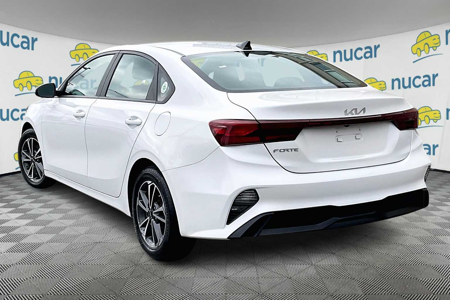 2022 Kia Forte LXS - Photo 4