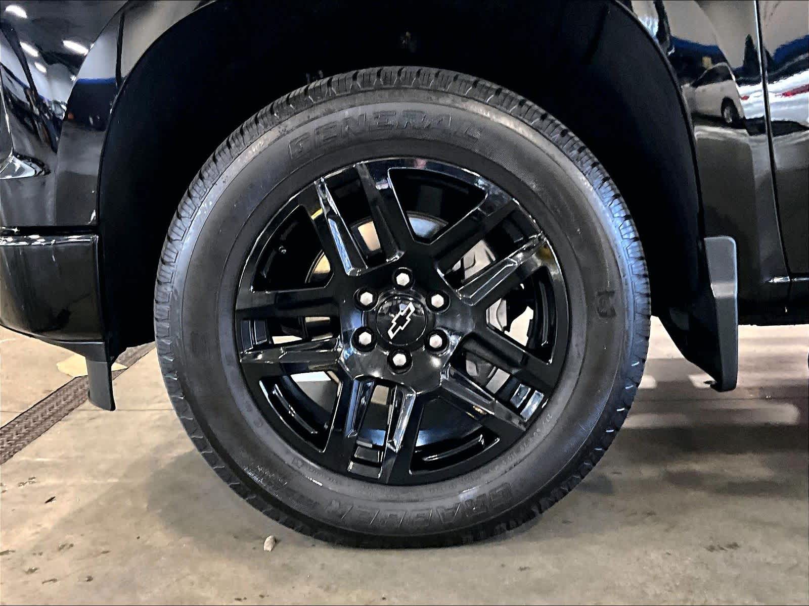 2024 Chevrolet Silverado 1500 Custom - Photo 7