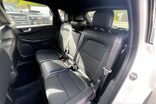 2025 Ford Escape ST-Line - Photo 11