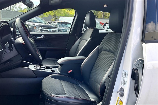 2025 Ford Escape ST-Line - Photo 10