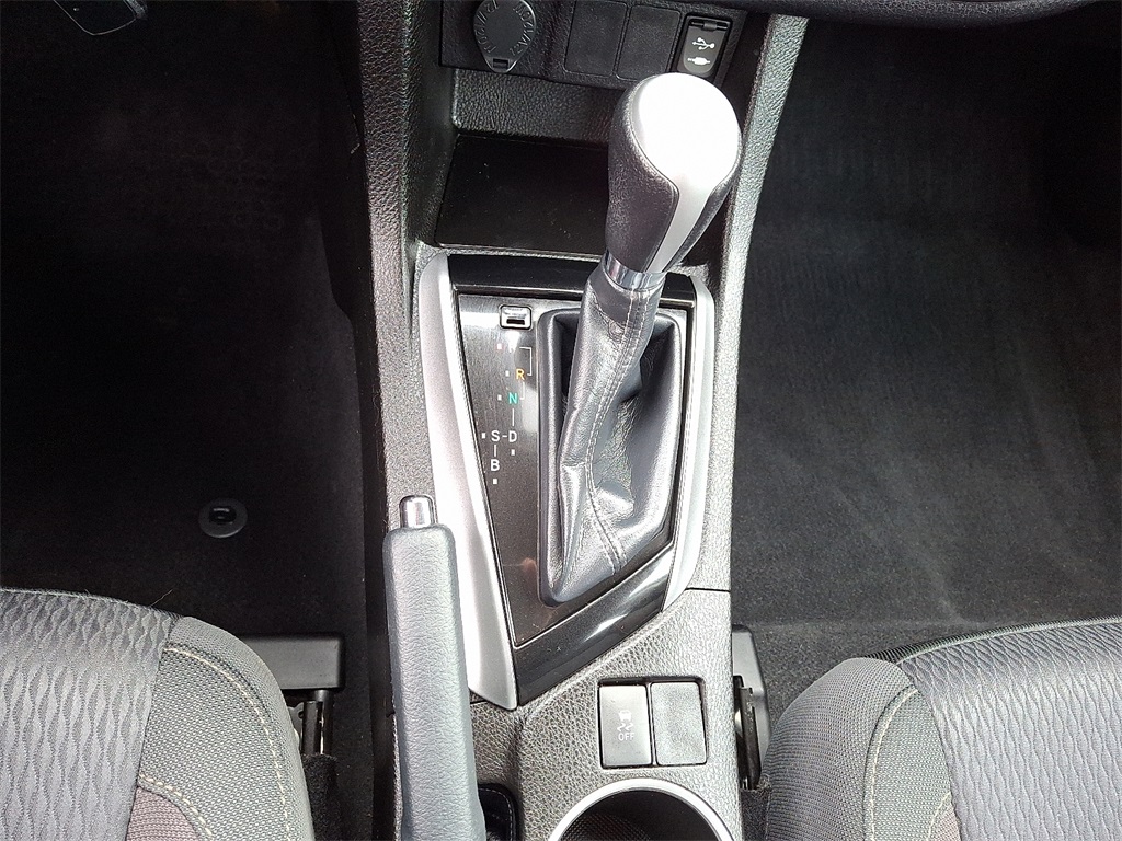 2018 Toyota Corolla LE - Photo 15