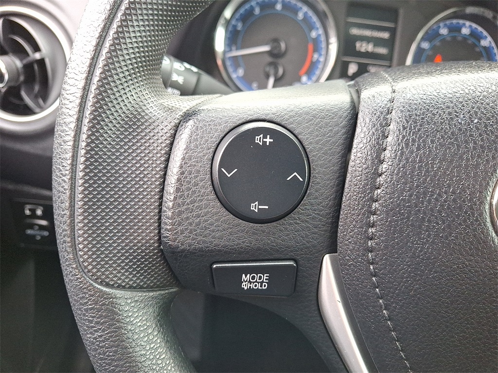 2018 Toyota Corolla LE - Photo 20