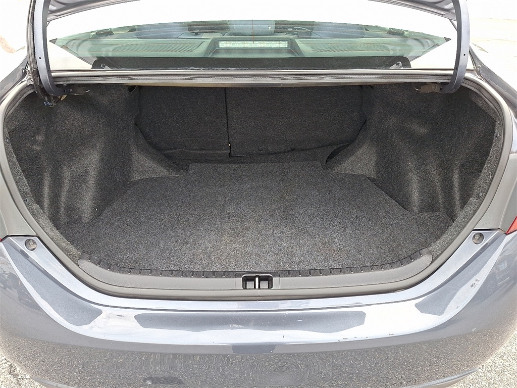 2018 Toyota Corolla LE - Photo 27