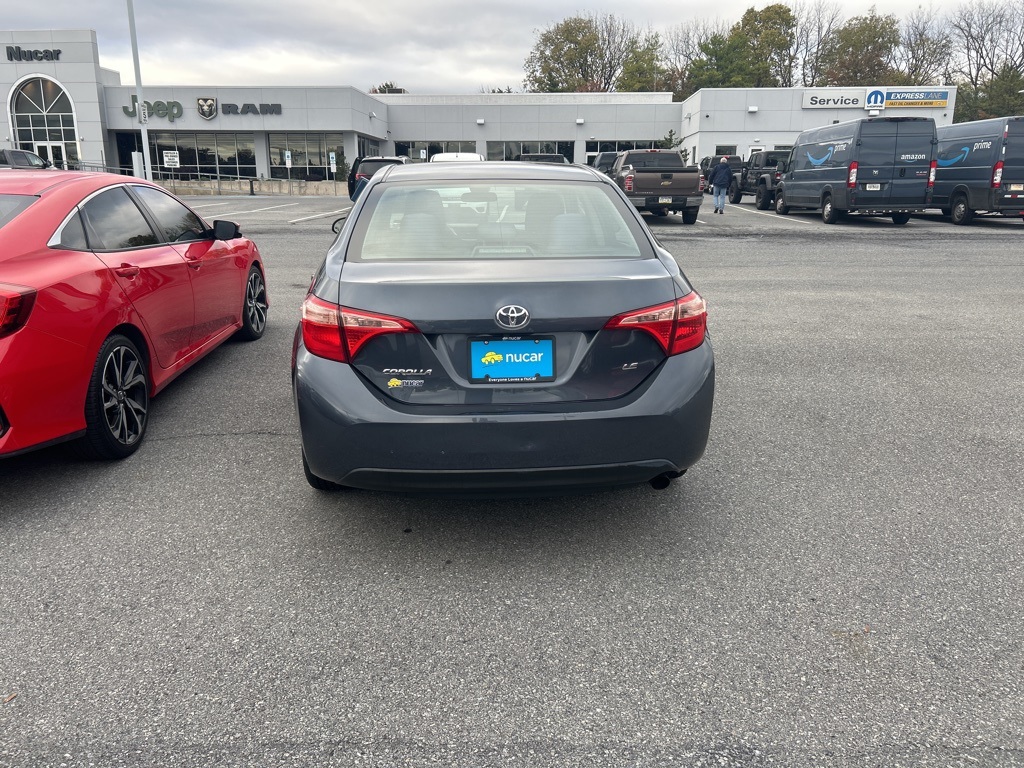 2018 Toyota Corolla LE - Photo 5