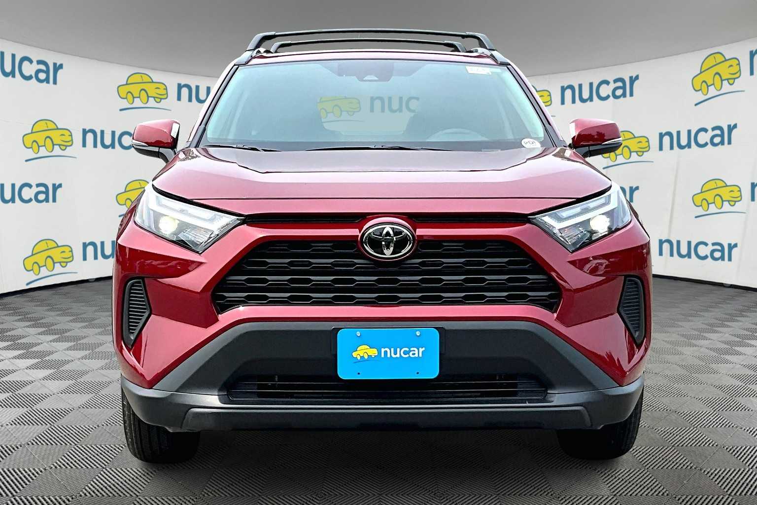 2025 Toyota RAV4 XLE - Photo 3