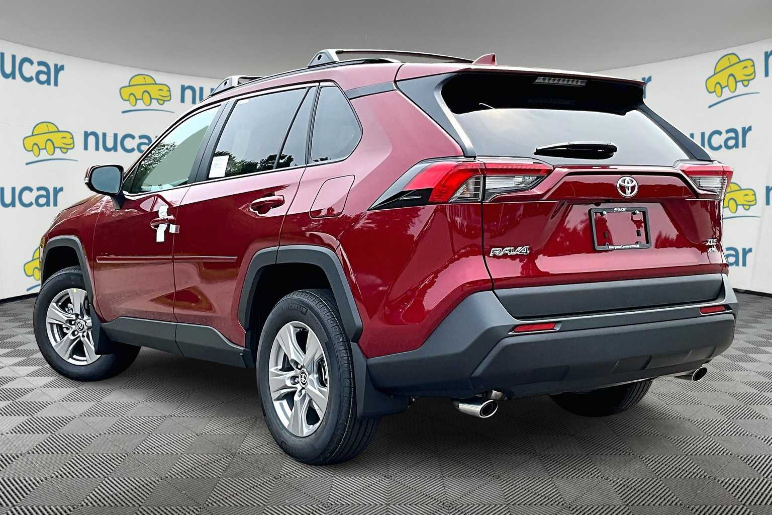 2025 Toyota RAV4 XLE - Photo 5