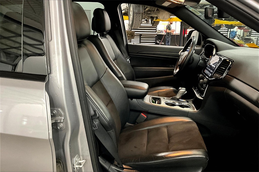 2020 Jeep Grand Cherokee Altitude - Photo 11