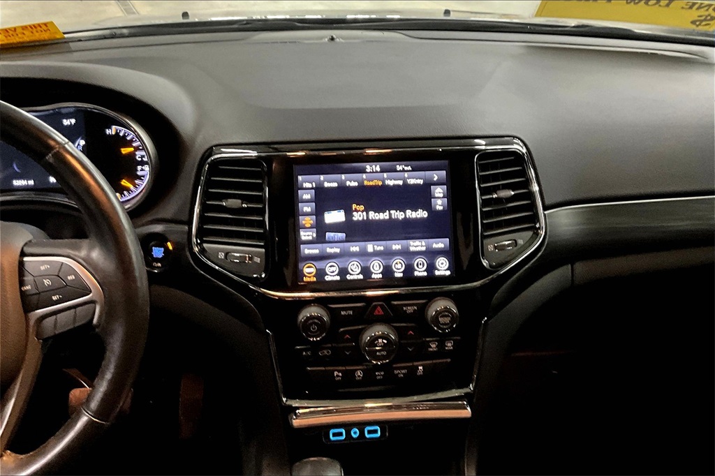 2020 Jeep Grand Cherokee Altitude - Photo 18