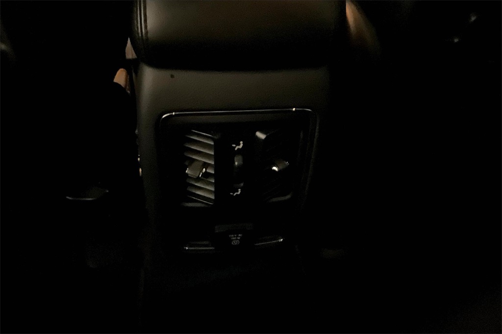 2020 Jeep Grand Cherokee Altitude - Photo 27