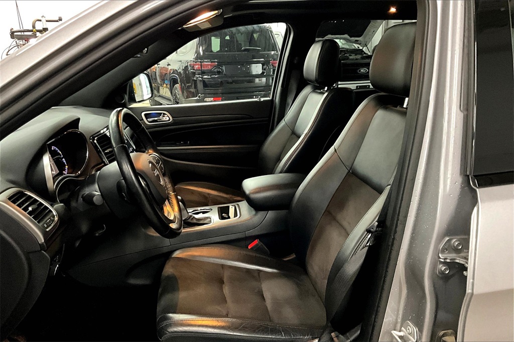 2020 Jeep Grand Cherokee Altitude - Photo 10