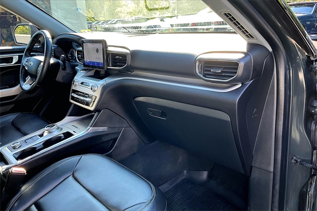 2022 Ford Explorer XLT - Photo 17