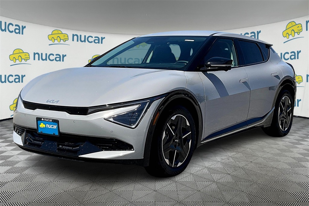 2025 Kia EV6 Wind - Photo 4