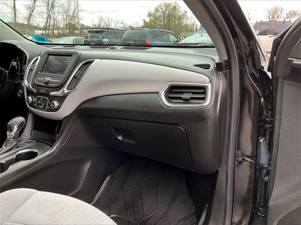 2022 Chevrolet Equinox LS - Photo 12