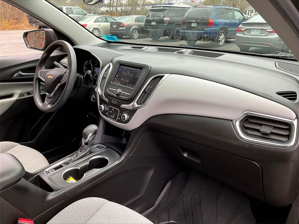 2022 Chevrolet Equinox LS - Photo 13