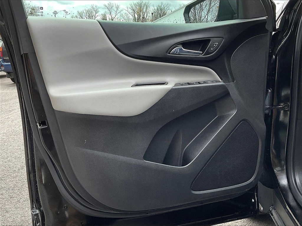 2022 Chevrolet Equinox LS - Photo 9