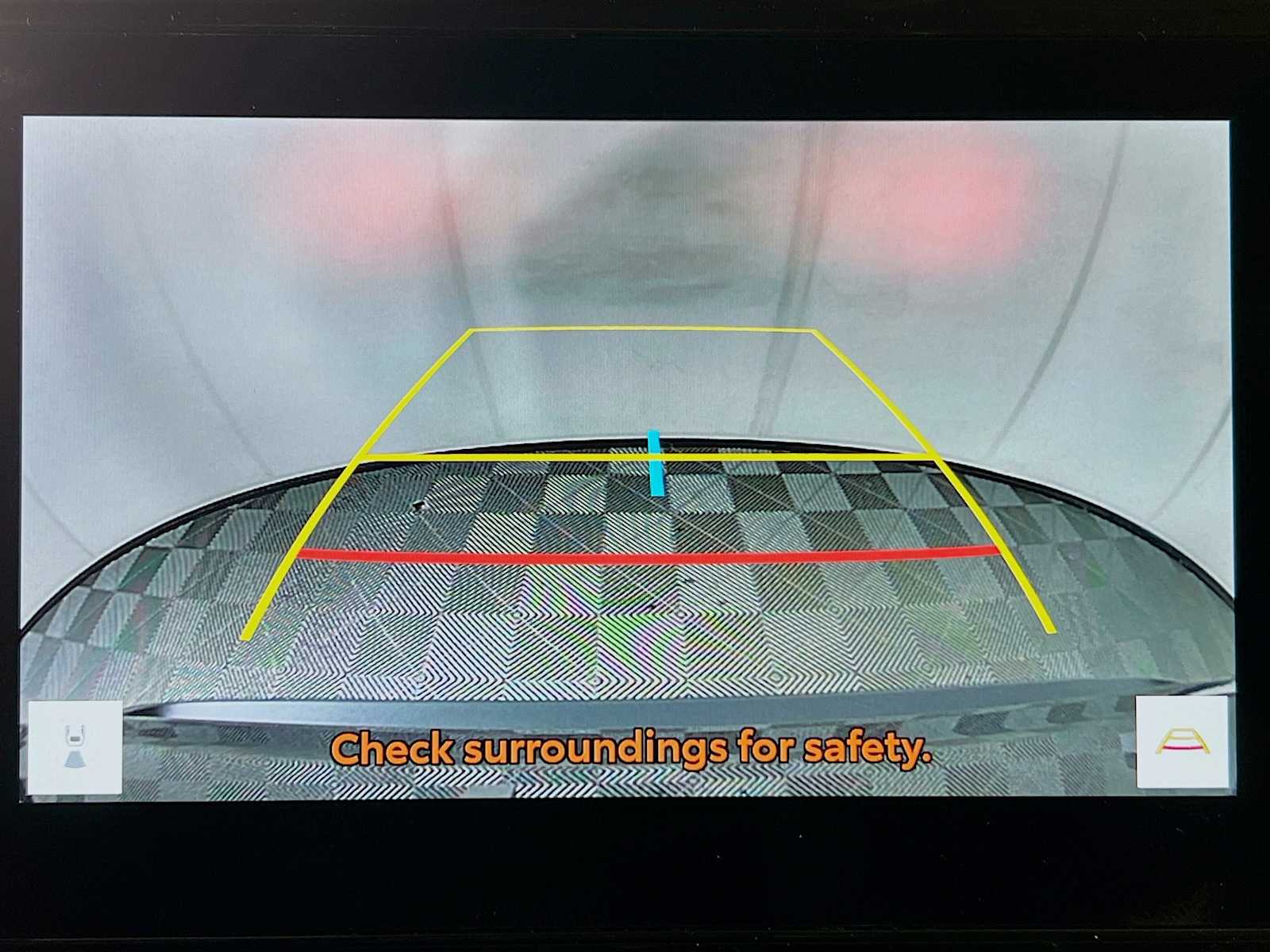 2025 Toyota RAV4 XLE - Photo 9