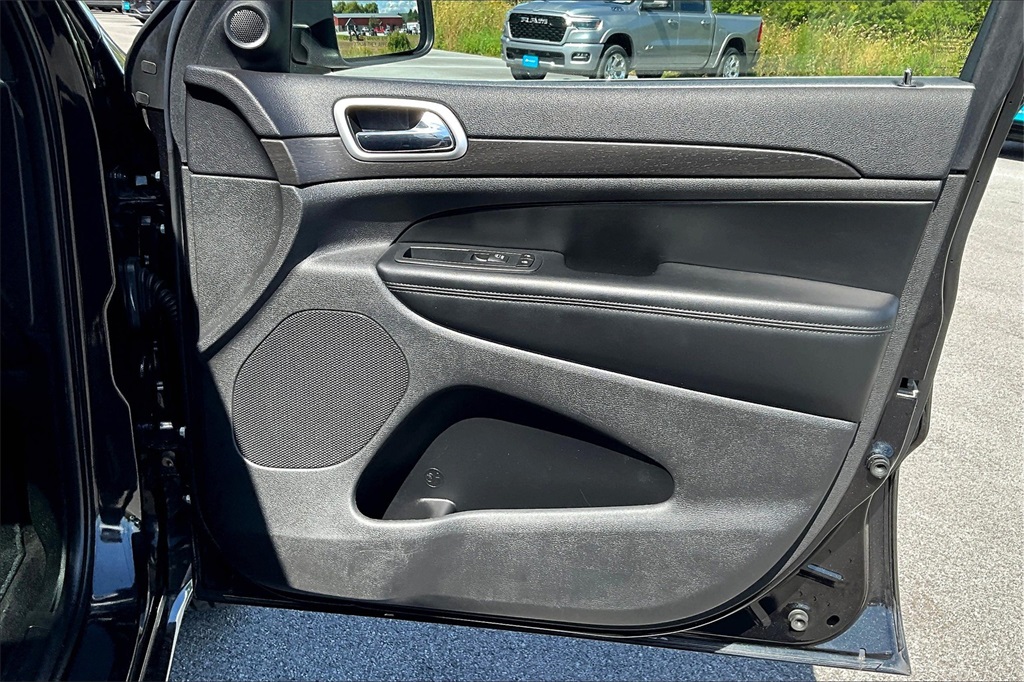 2015 Jeep Grand Cherokee Altitude - Photo 12