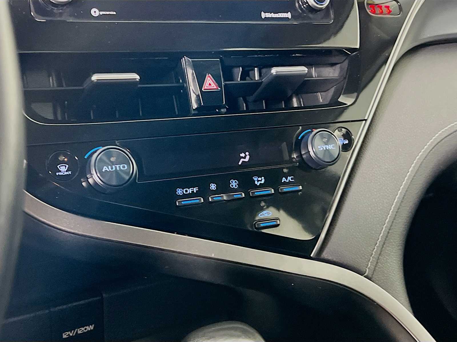2023 Toyota Camry SE - Photo 15