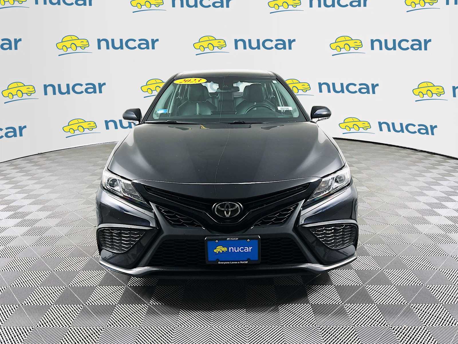 2023 Toyota Camry SE - Photo 2