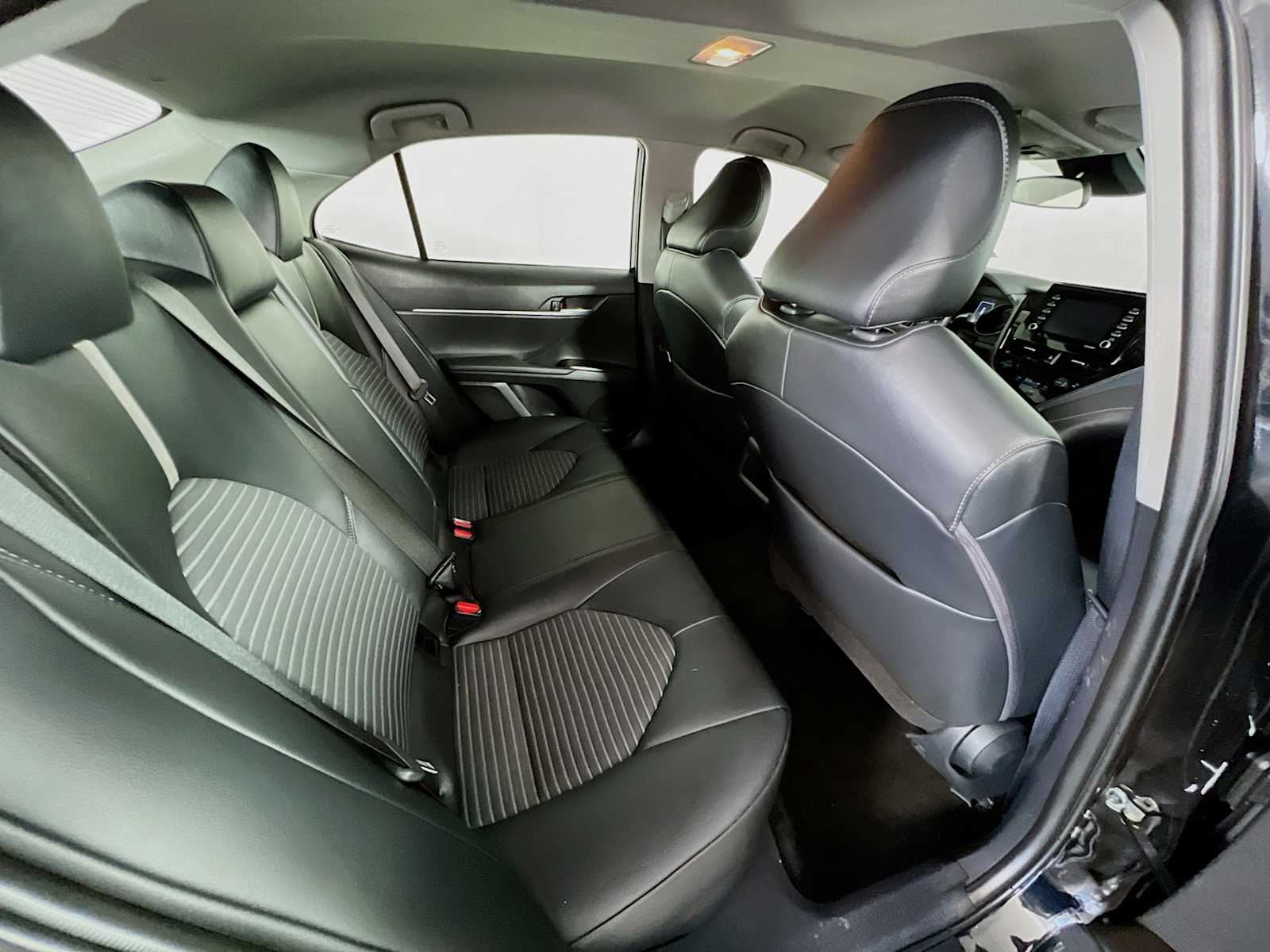 2023 Toyota Camry SE - Photo 25