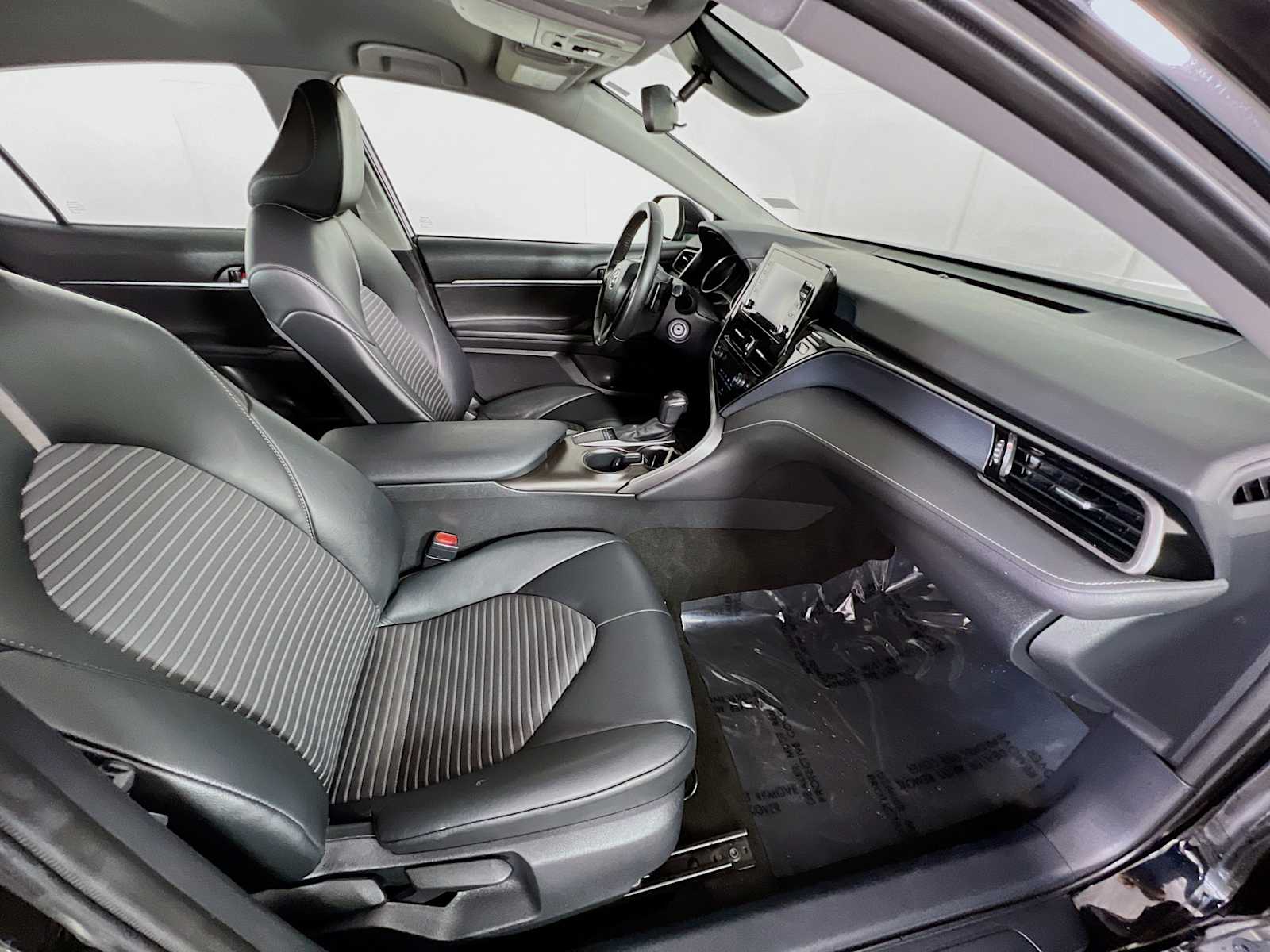 2023 Toyota Camry SE - Photo 26