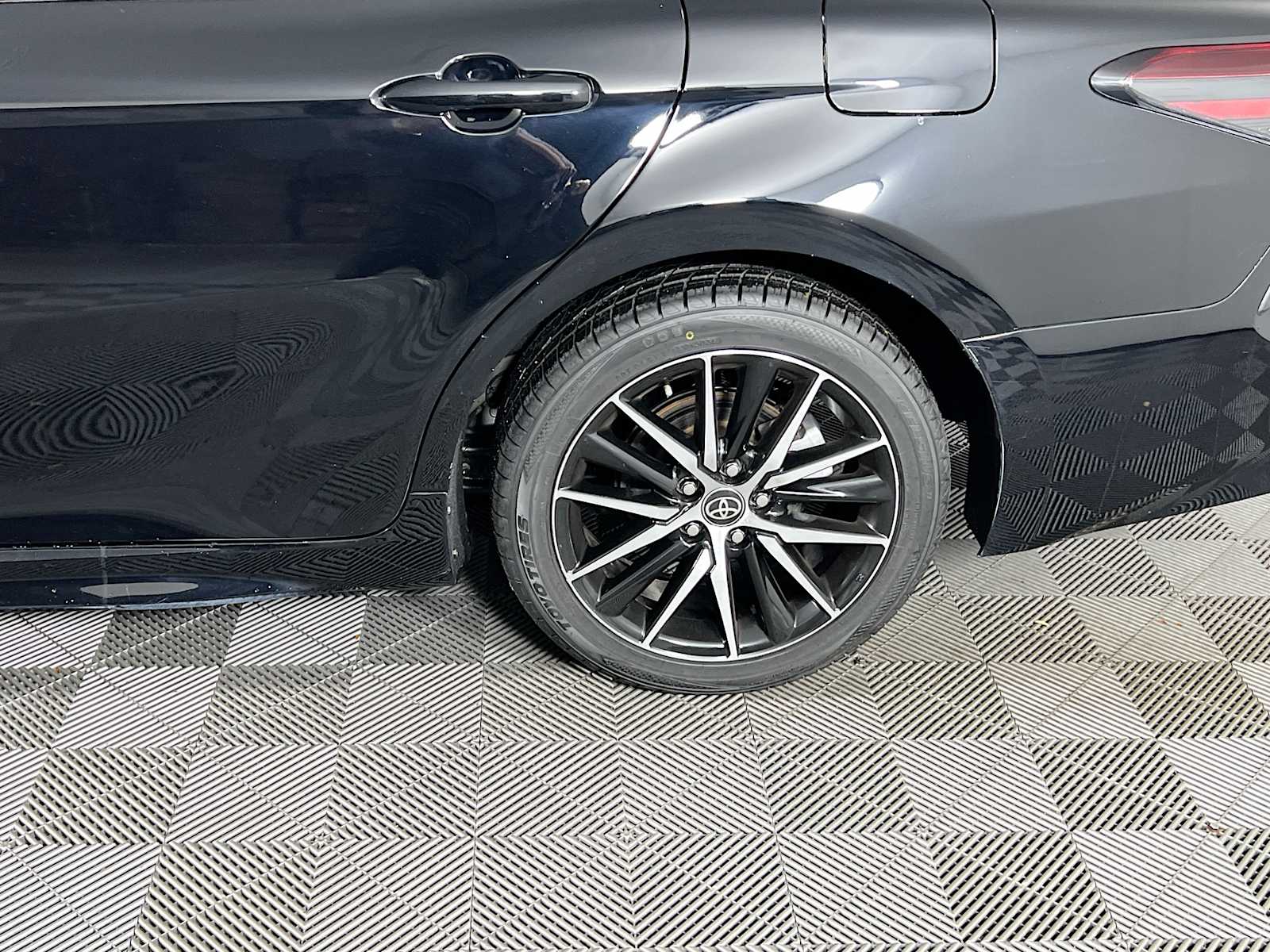 2023 Toyota Camry SE - Photo 29